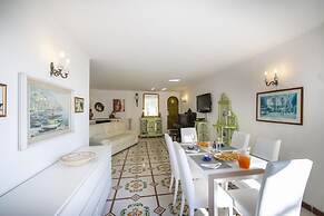 Villa Albatros - Stunning 2 Floors Villa for Large Groups