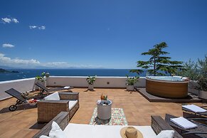 Villa Albatros - Stunning 2 Floors Villa for Large Groups