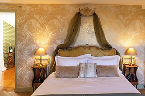Champagne House