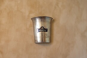 Champagne House
