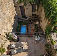 Champagne House