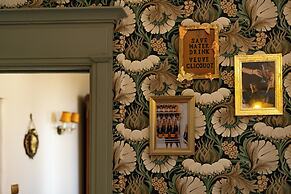 Champagne House