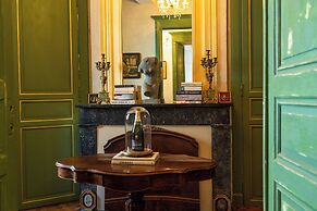 Champagne House