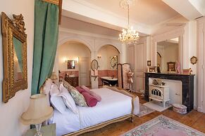 Champagne House