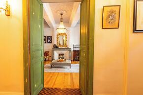 Champagne House
