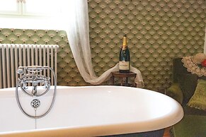 Champagne House