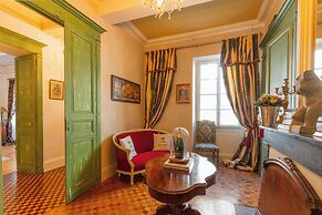 Champagne House