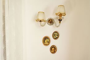 Champagne House