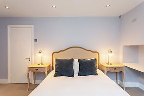 Two Bed Notting Hill Gem