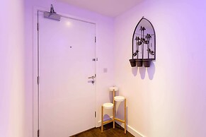 Stunning Brentford Penthouse