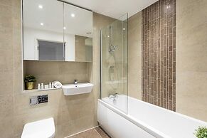 Stunning Brentford Penthouse