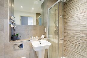 Stunning Brentford Penthouse