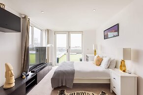 Stunning Brentford Penthouse