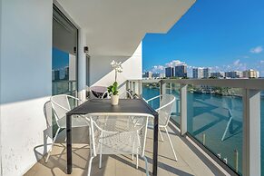 Stunning 2BR 2BA  Bay Harbour with Pool