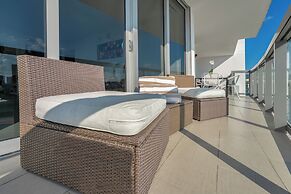 Stunning 2BR 2BA  Bay Harbour with Pool