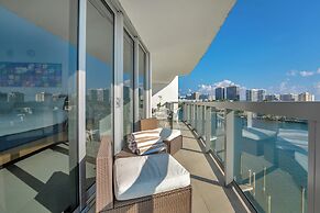 Stunning 2BR 2BA  Bay Harbour with Pool