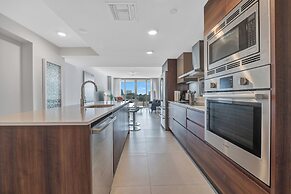 Stunning 2BR 2BA  Bay Harbour with Pool