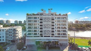 Stunning 2BR 2BA  Bay Harbour with Pool