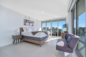 Stunning 2BR 2BA  Bay Harbour with Pool