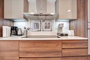 Stunning 2BR 2BA  Bay Harbour with Pool