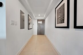 Stunning 2BR 2BA  Bay Harbour with Pool