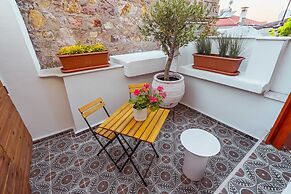 Ivy Ayvalik Coffee & Wine & Hotel