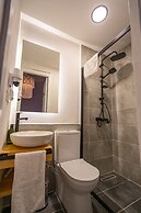 Ivy Ayvalik Coffee & Wine & Hotel