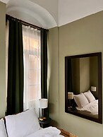 Ivy Ayvalik Coffee & Wine & Hotel