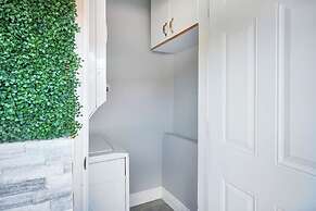 Happy Escape, 15 Min to Beach, Massage Shower Jets, Bar, and BBQ