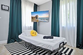 Happy Escape, 15 Min to Beach, Massage Shower Jets, Bar, and BBQ