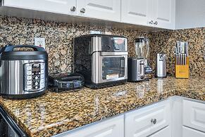 Happy Escape, 15 Min to Beach, Massage Shower Jets, Bar, and BBQ