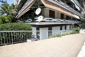 Milanou Glyfada G4 Corner