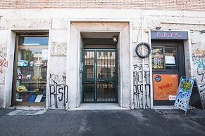 Casa di Ele in Rome With 1 Bedrooms and 1 Bathrooms