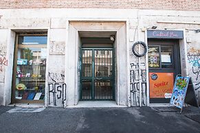 Casa di Ele in Rome With 1 Bedrooms and 1 Bathrooms