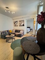 THE CENTRIC Apt. by LOC HOSPITALITY