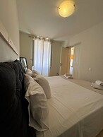 THE CENTRIC Apt. by LOC HOSPITALITY