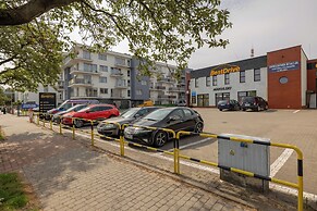 Kapitański Mostek by Renters