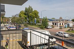 Kapitański Mostek by Renters