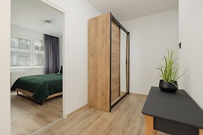 Kapitański Mostek by Renters