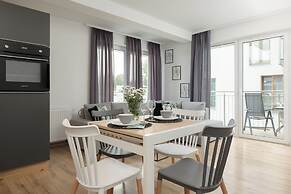 Kapitański Mostek by Renters