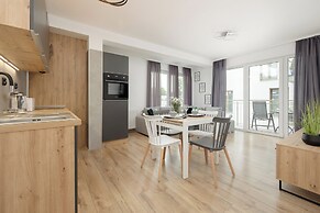 Kapitański Mostek by Renters