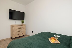 Kapitański Mostek by Renters