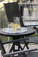 Kapitański Mostek by Renters