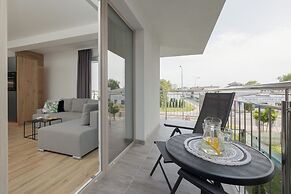 Kapitański Mostek by Renters