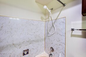 Snowline Lodge Condo #46 - Great for Skiers and Hikers on a Budget! No