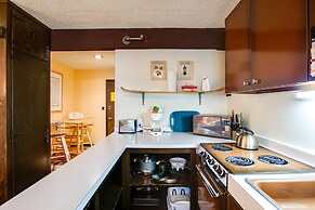 Snowline Lodge Condo #46 - Great for Skiers and Hikers on a Budget! No