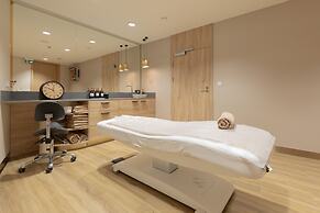 Apartment Royallux Sea View by Renters