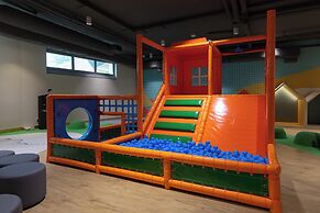 Apartment Royallux Sea View by Renters