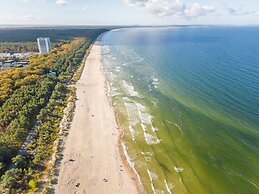 Apartment Royallux Sea View by Renters