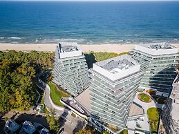 Apartment Royallux Sea View by Renters